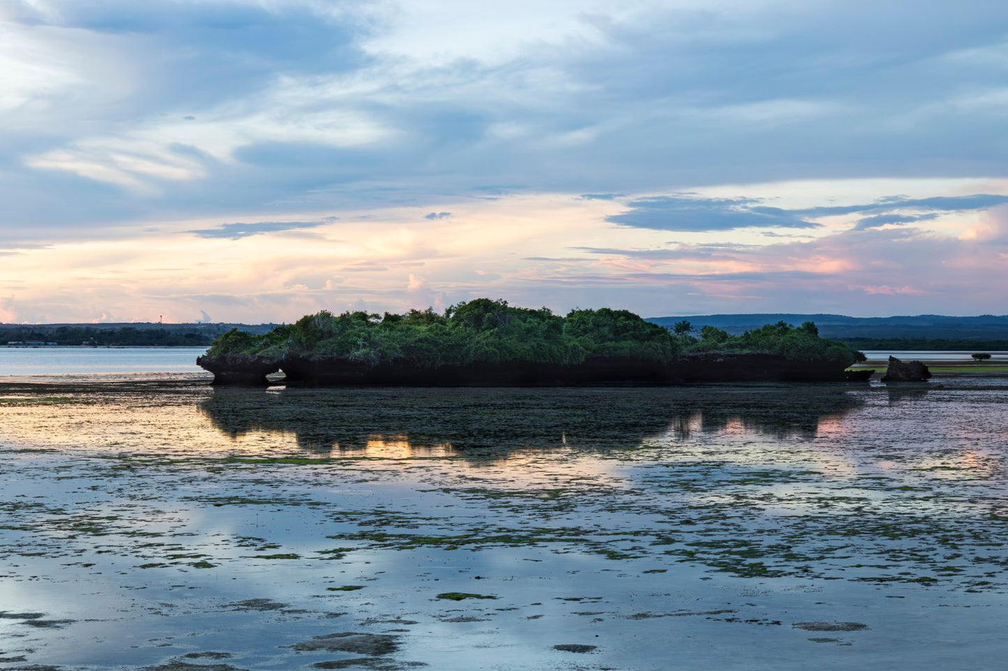 Marea Baja Chale Island