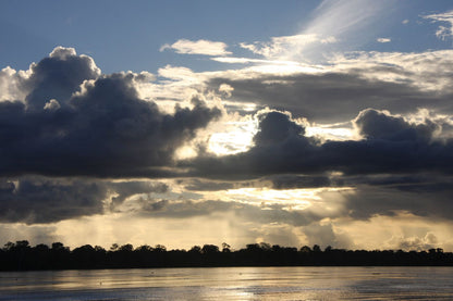 Atardecer en el Río Ucayali