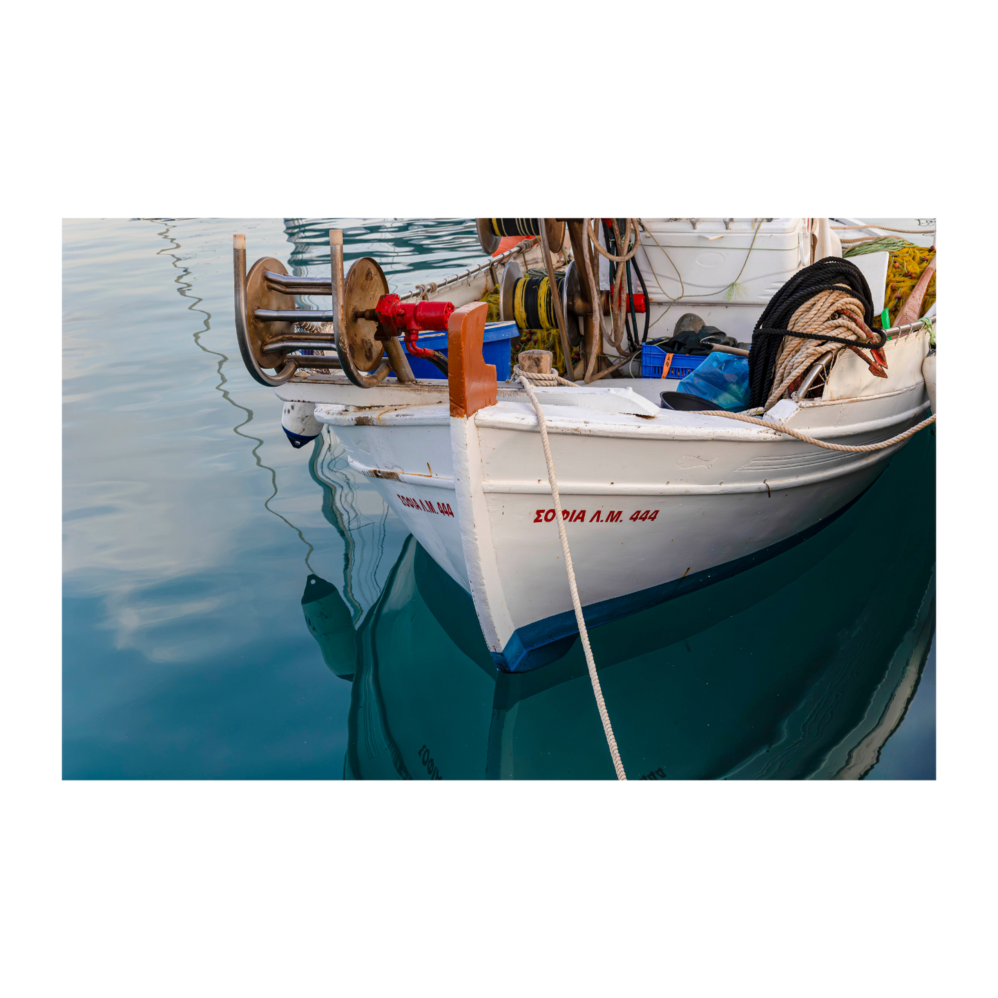Bote Mar de Mirtos, Grecia